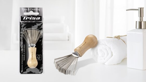 TRISA hairbrush and comb cleaner | © TRISA hairbrush and comb cleaner